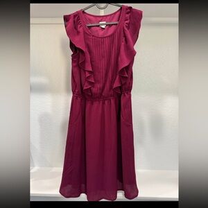 Women’s Elegant Ruffled Dress With Pockets in Maroon, size small